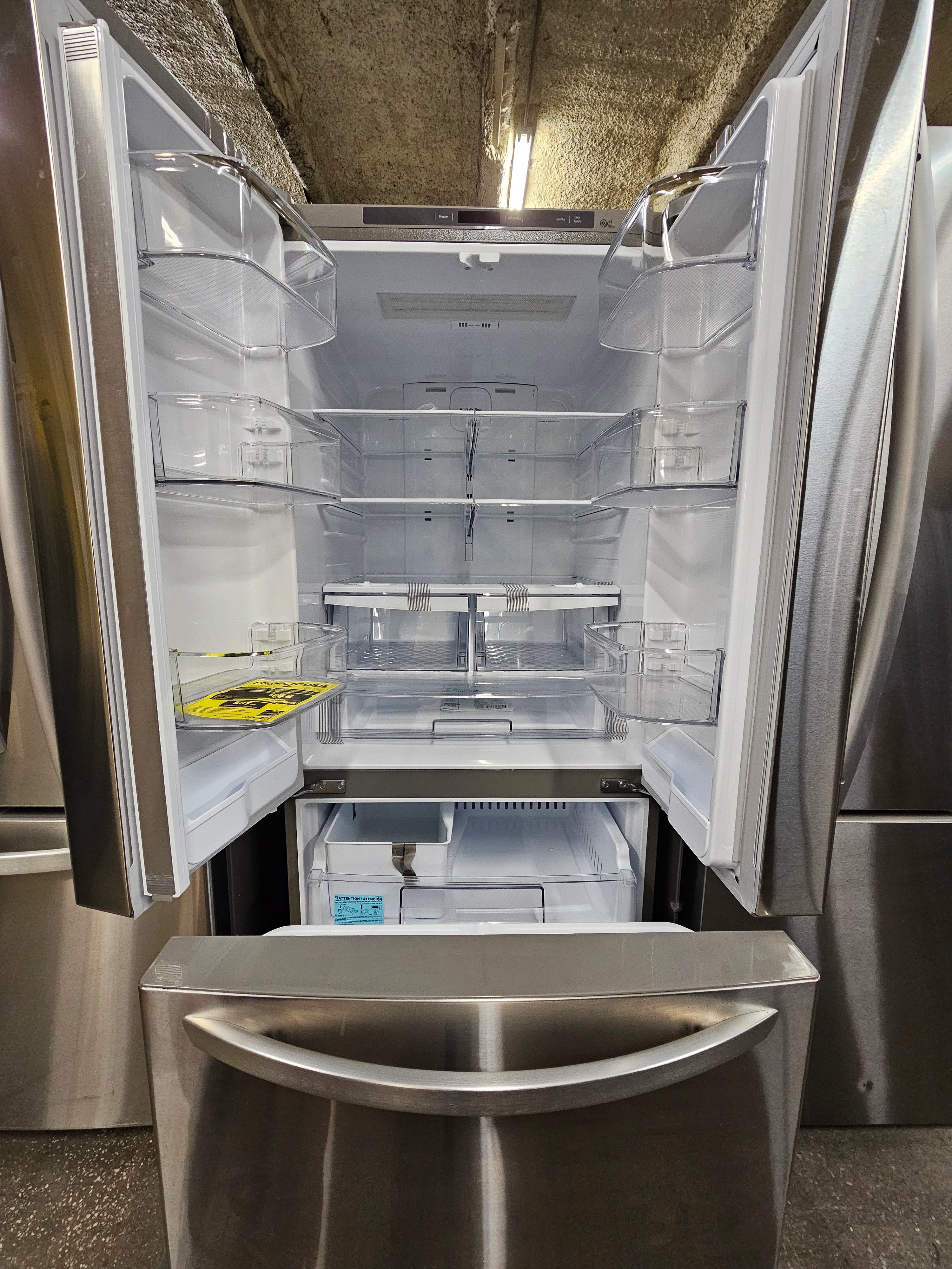 LG 21.8-cu ft French Door Refrigerator with Ice Maker Stainless Steel